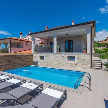 Branka Villa Kastelir
